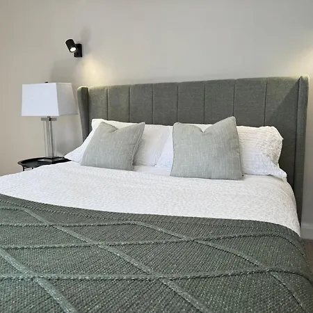 Apartment Luxury 2 Bedroom Duplex Penthouse *